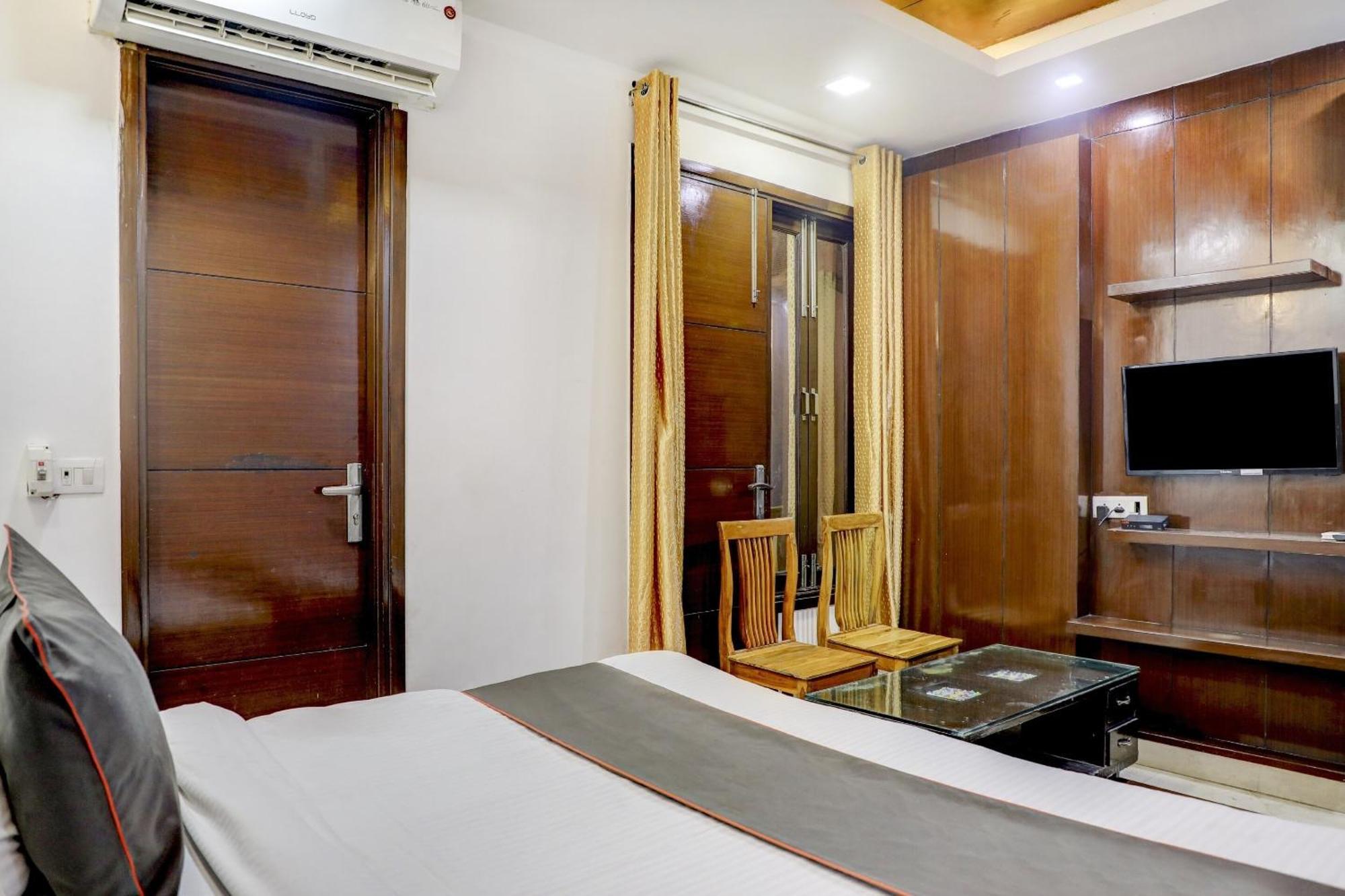 Collection O R S Villa Near Lotus Temple Nova Deli Exterior foto